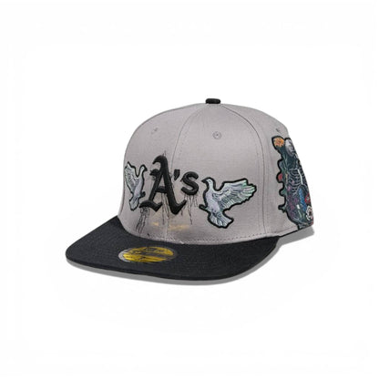 🧢 A’s Wings Embroidered Snapback Cap – Grey & Black Flat Brim | Size 7 (55.8 CM)