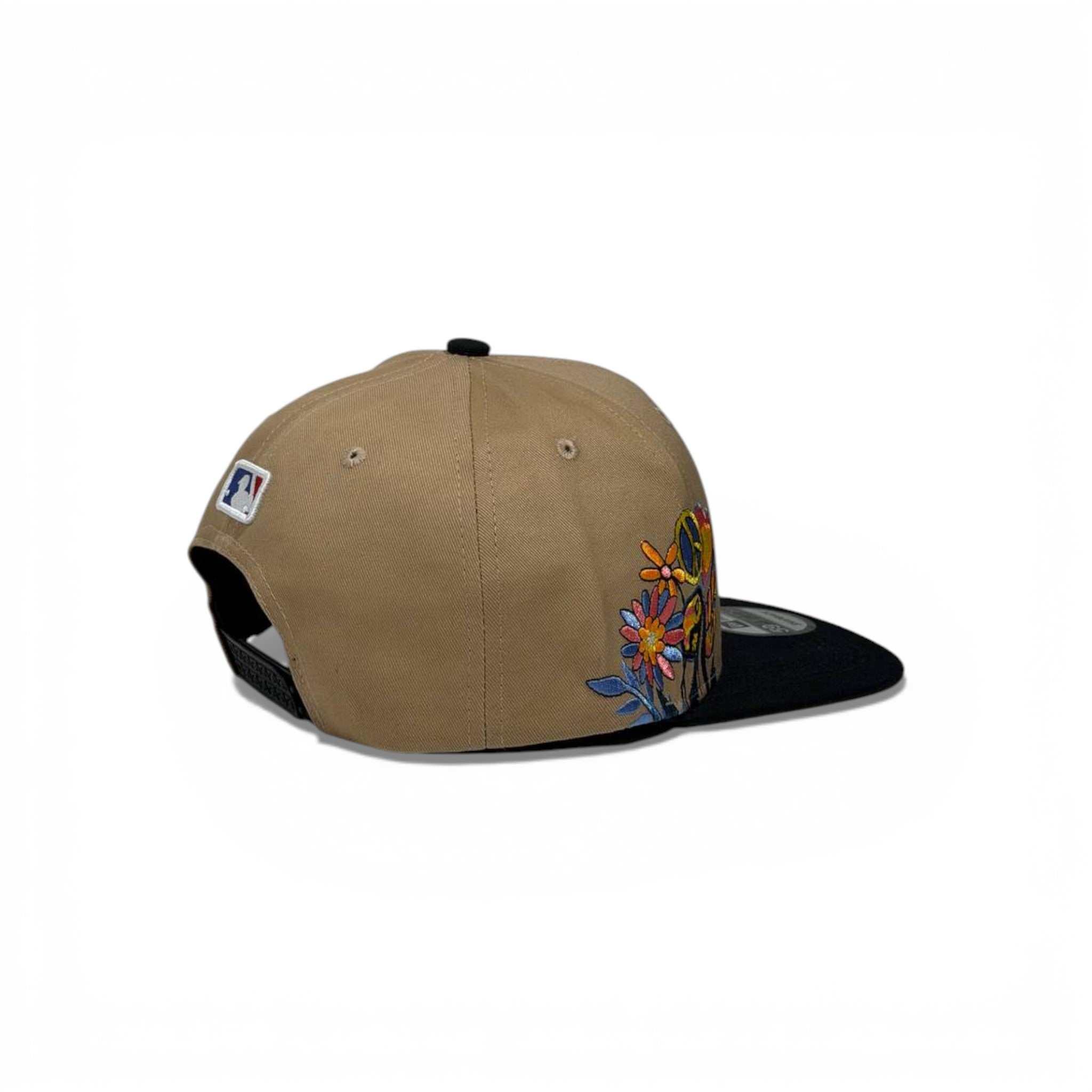 🧢 Oakland A’s Embroidered Snapback Cap – Khaki & Black