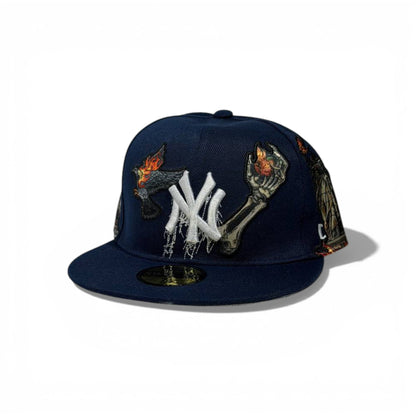 🧢🔥 New York Yankees Graphic Snapback Cap – Navy Street Art Edition 💀⚾
