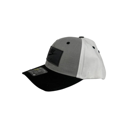 Nike Air Two-Tone Snapback Cap – Grey, White & Black 🧢🔥