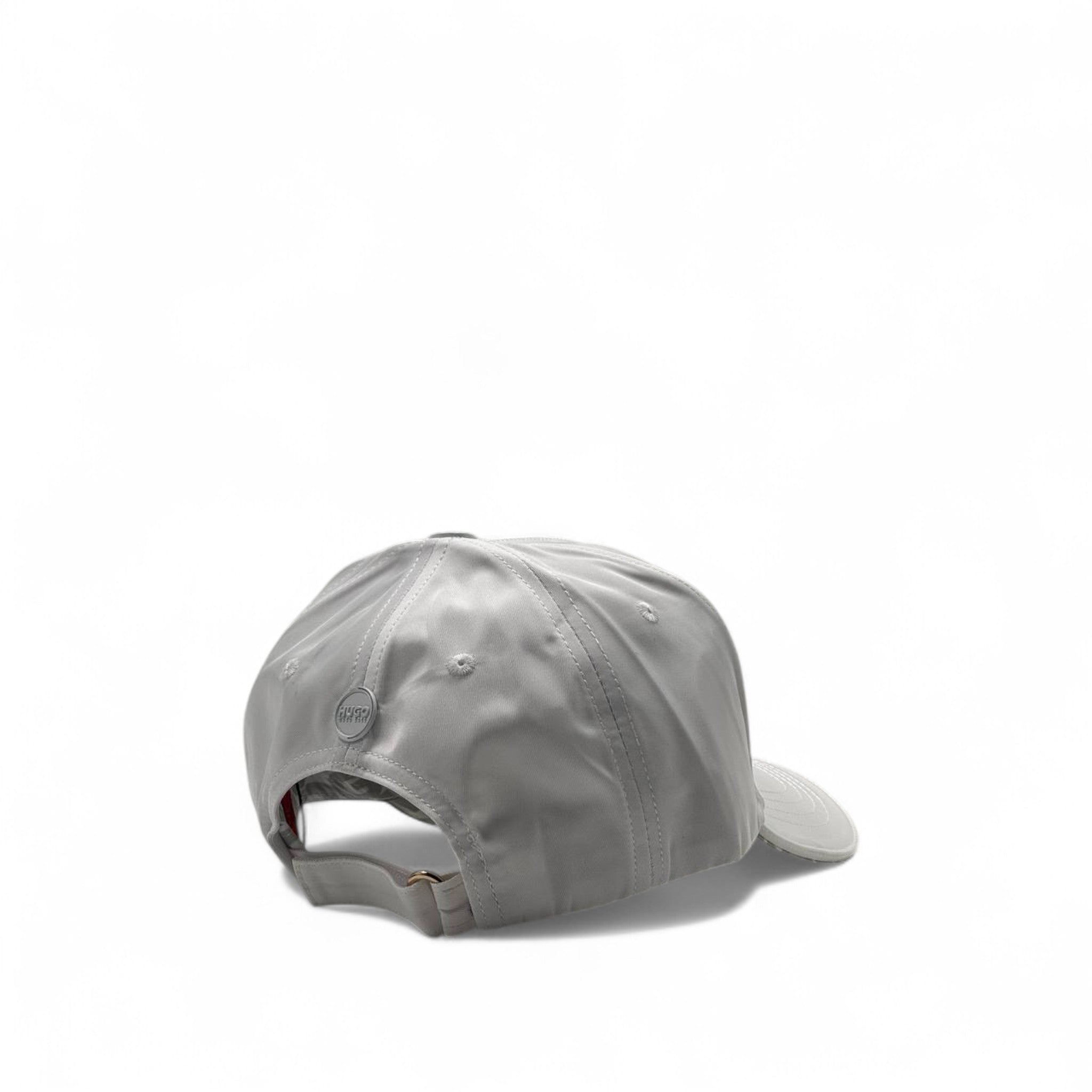 HUGO Light Grey Logo Cap – Clean, Bold & Effortless Style ☁️🪞