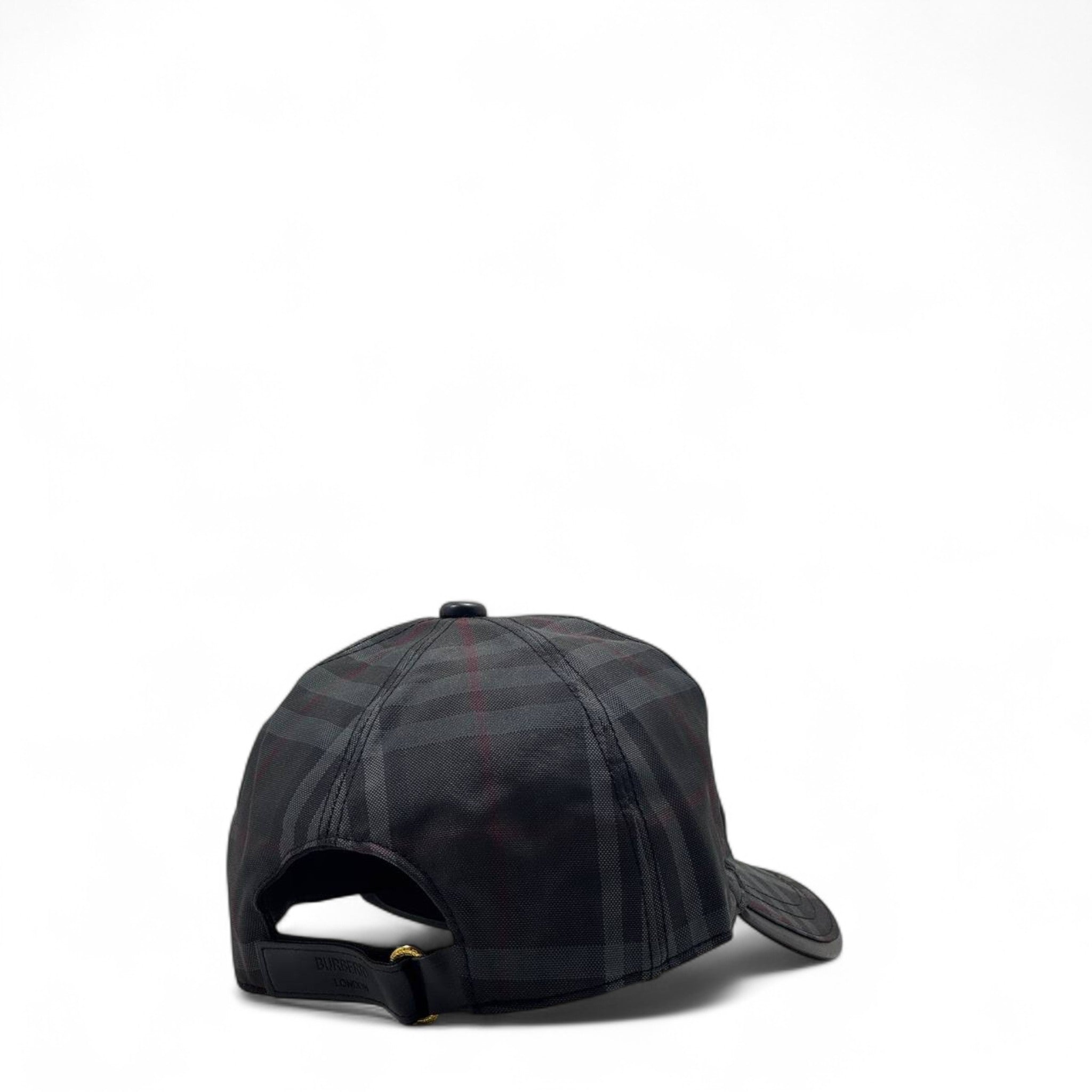 Burberry Black Checkered Cotton Cap 🖤 – Classic British Elegance with Timeless Appeal