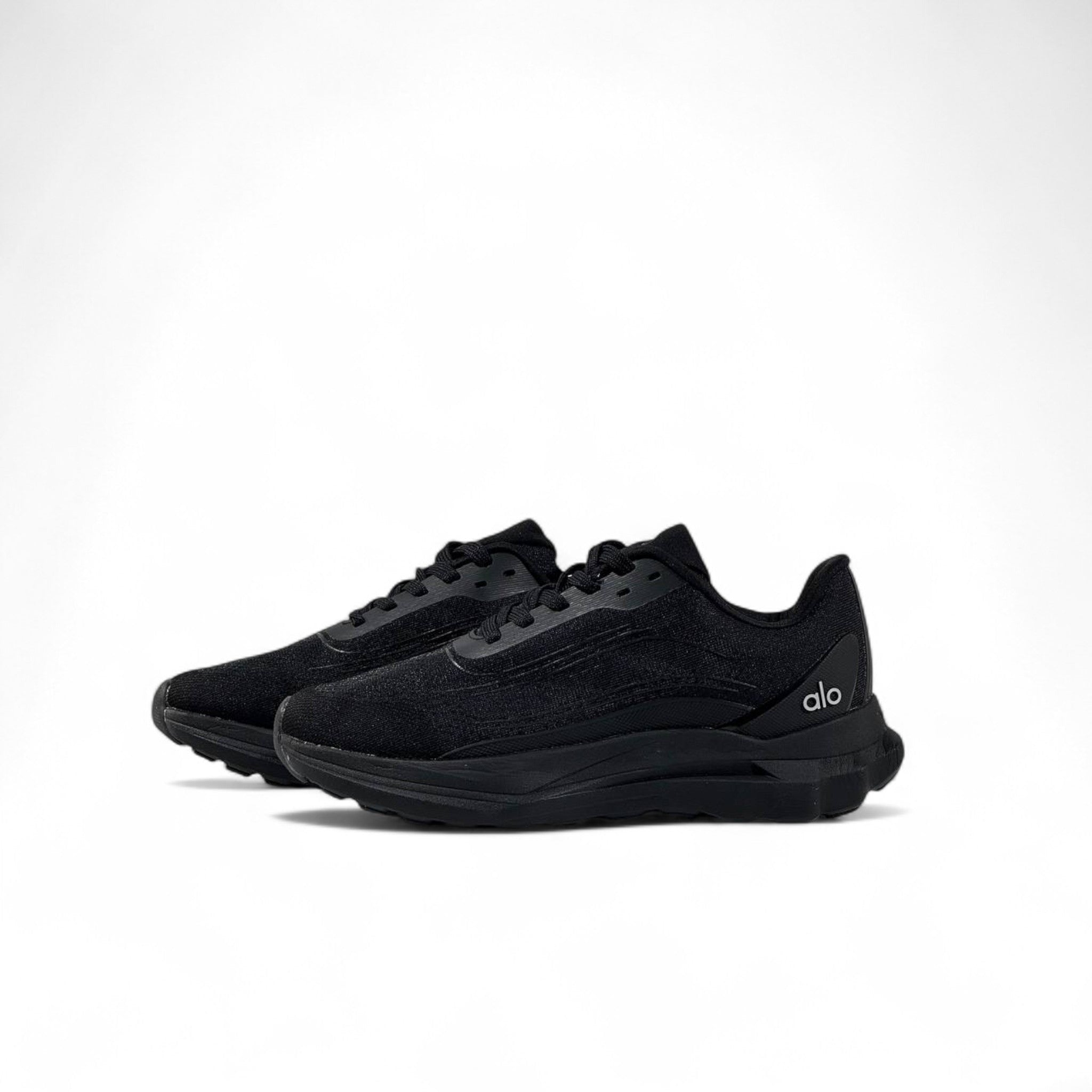 ⚫ Alo Black Runner Sneakers – Sleek Power, Endless Comfort ⚫