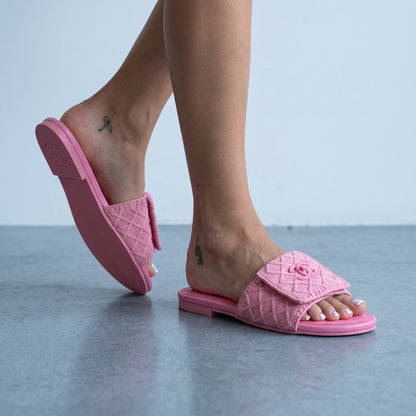 Chanel Pink Quilted Slide – CC Logo Mules 🩷
