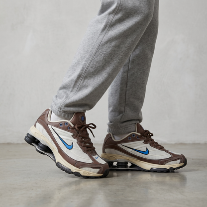 🤎⚡ Nike Shox R4 Retro Brown & Cream Running Sneakers – Y2K Streetwear Cushion Shoes 👟🔥