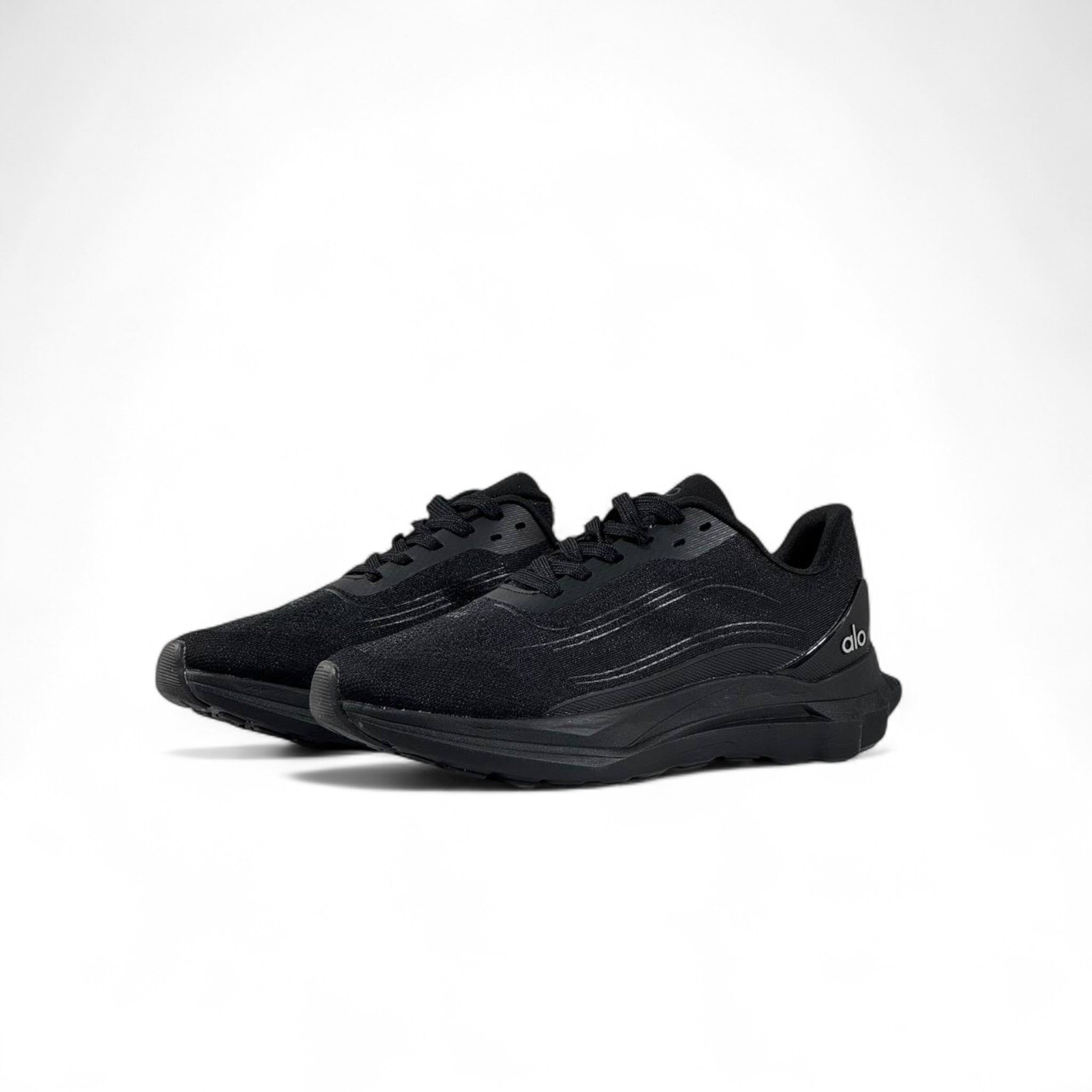 ⚫ Alo Black Runner Sneakers – Sleek Power, Endless Comfort ⚫