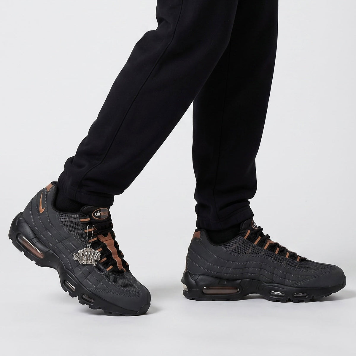 ✨👟 Nike Air Max 95 Black Rose Gold Luxury Streetwear Sneakers – Premium Cushioned Lifestyle Running Shoes 🔥🖤
