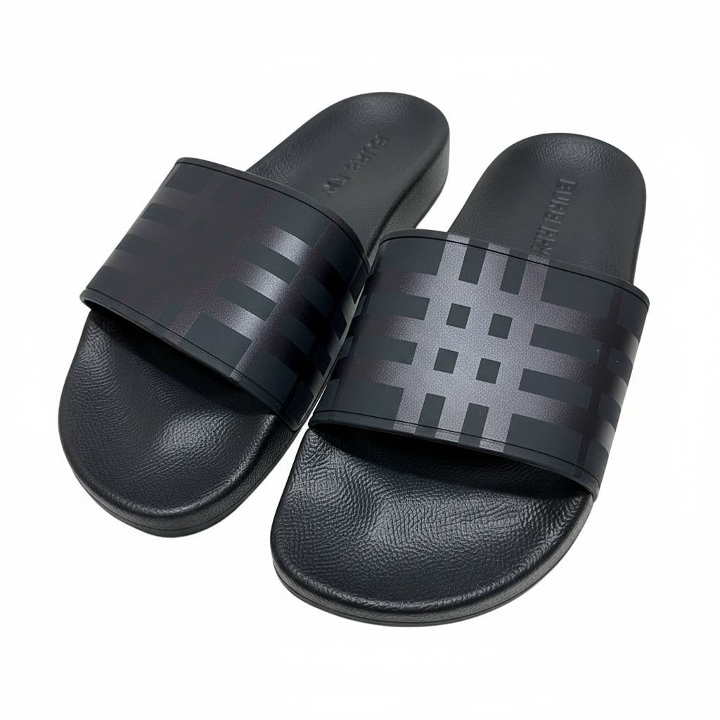 Burberry Check Slides – Black Edition 🖤✨