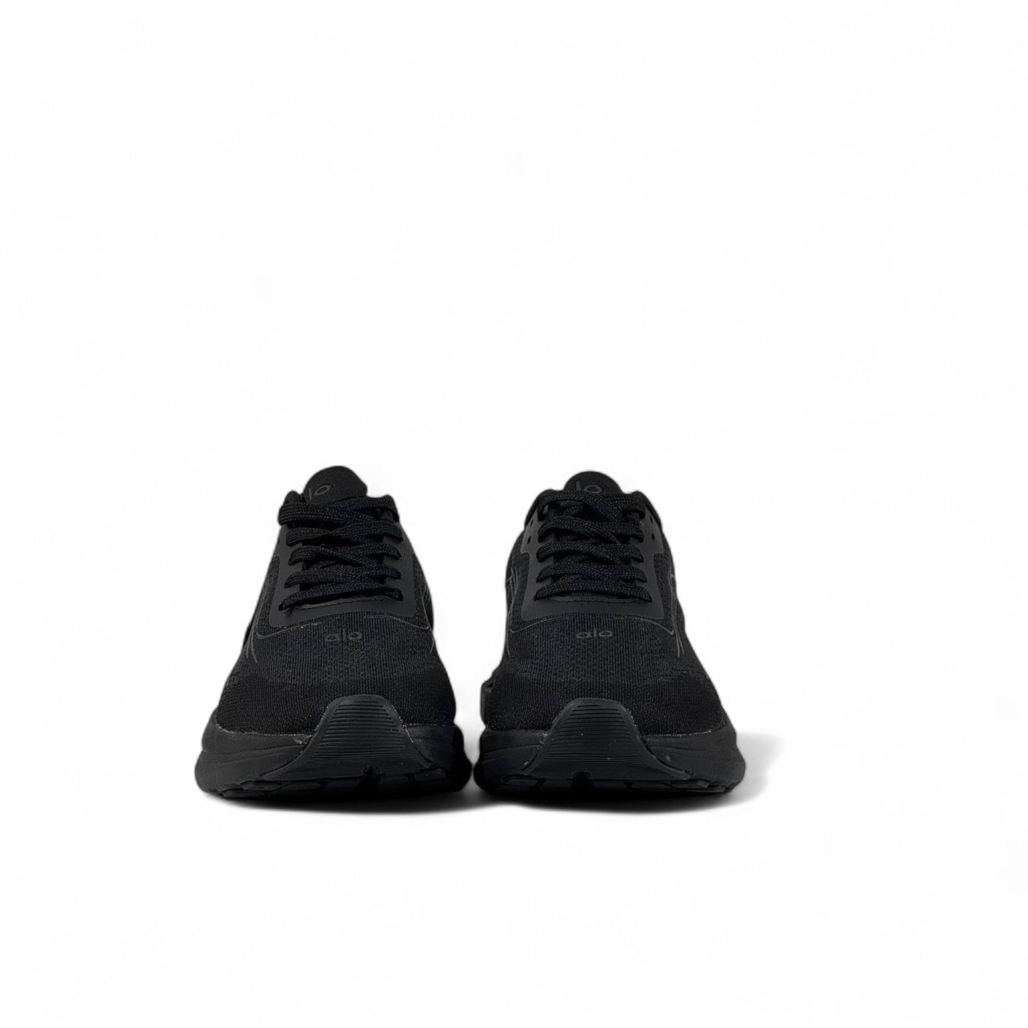 ⚫ Alo Black Runner Sneakers – Sleek Power, Endless Comfort ⚫