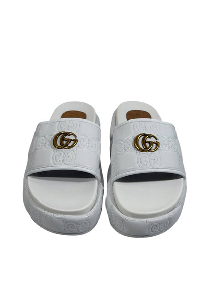 GUCCI GG Embossed Slide Sandals – White Edition 🤍✨