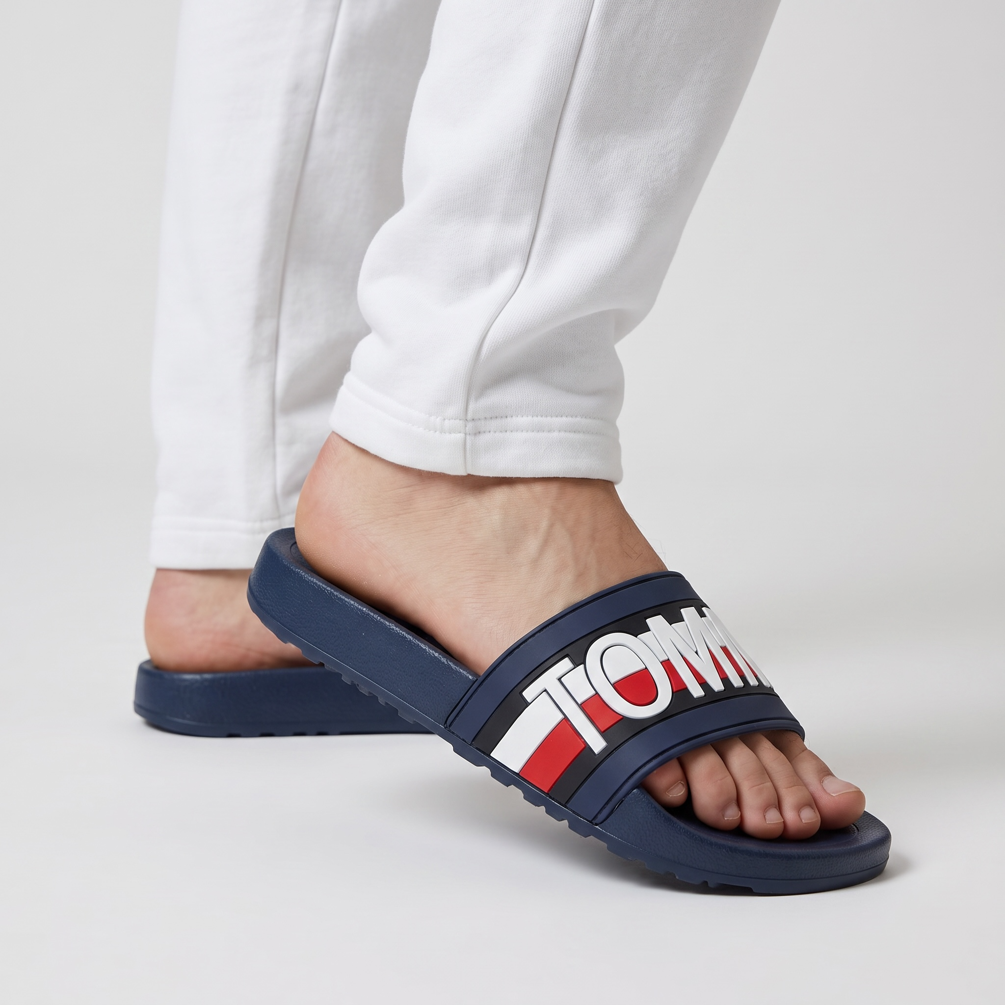 Tommy Hilfiger Navy Slides – Bold Logo Style for Men