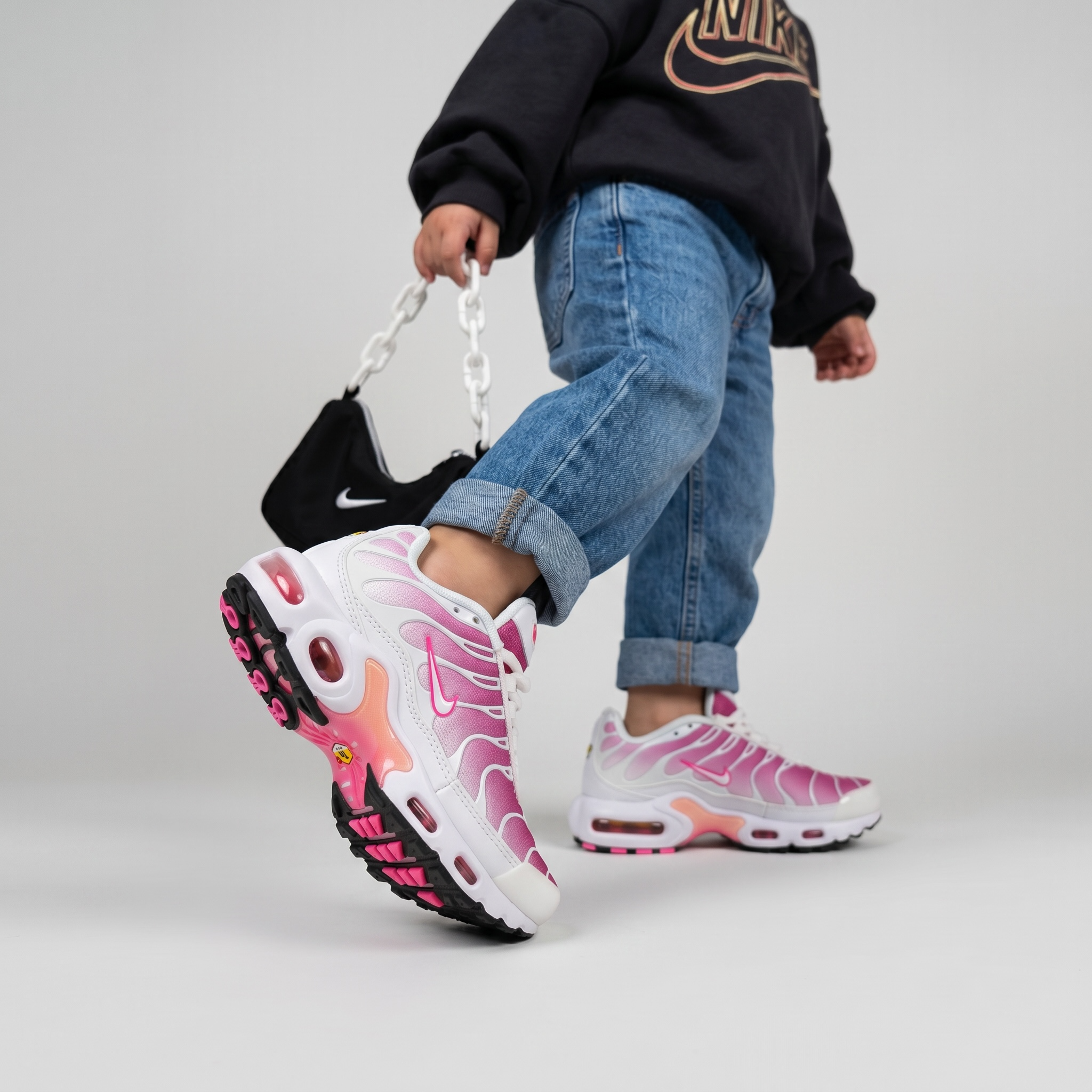 Nike Air Kids Pink Sneakers – Lightweight Comfort & Sporty Style 👟💗