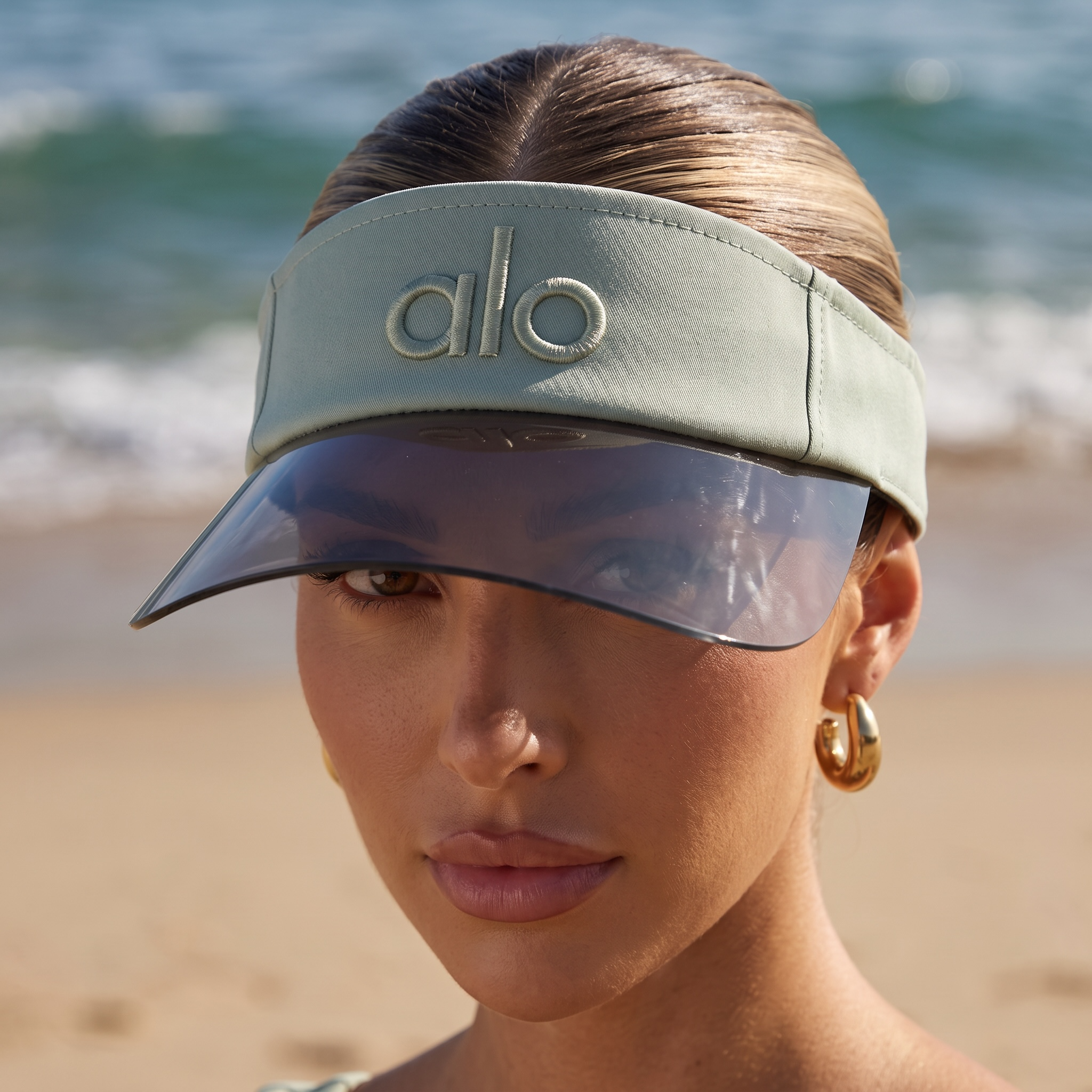 Alo Yoga Iridescent Visor Cap – Sage Green