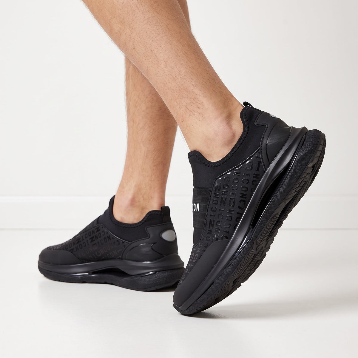 DSQUARED2 Slip-On Trainer — Black
