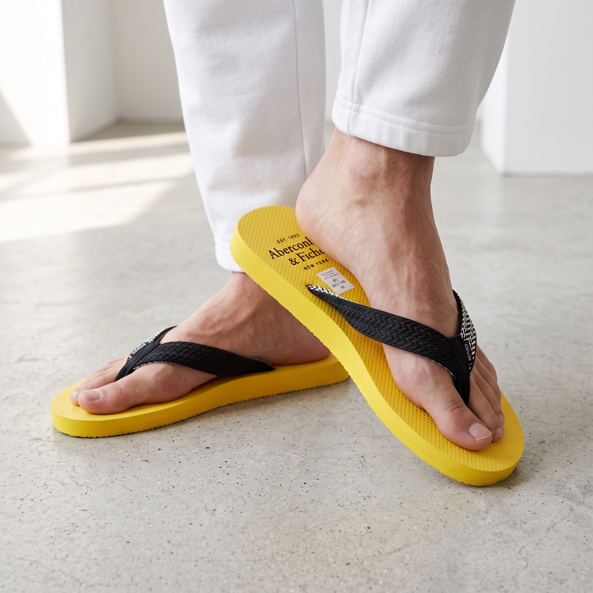 Abercrombie & Fitch Flip Flops – Yellow/Black 🩴