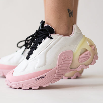 Adidas Chunky Platform Runner – White Pink 👟