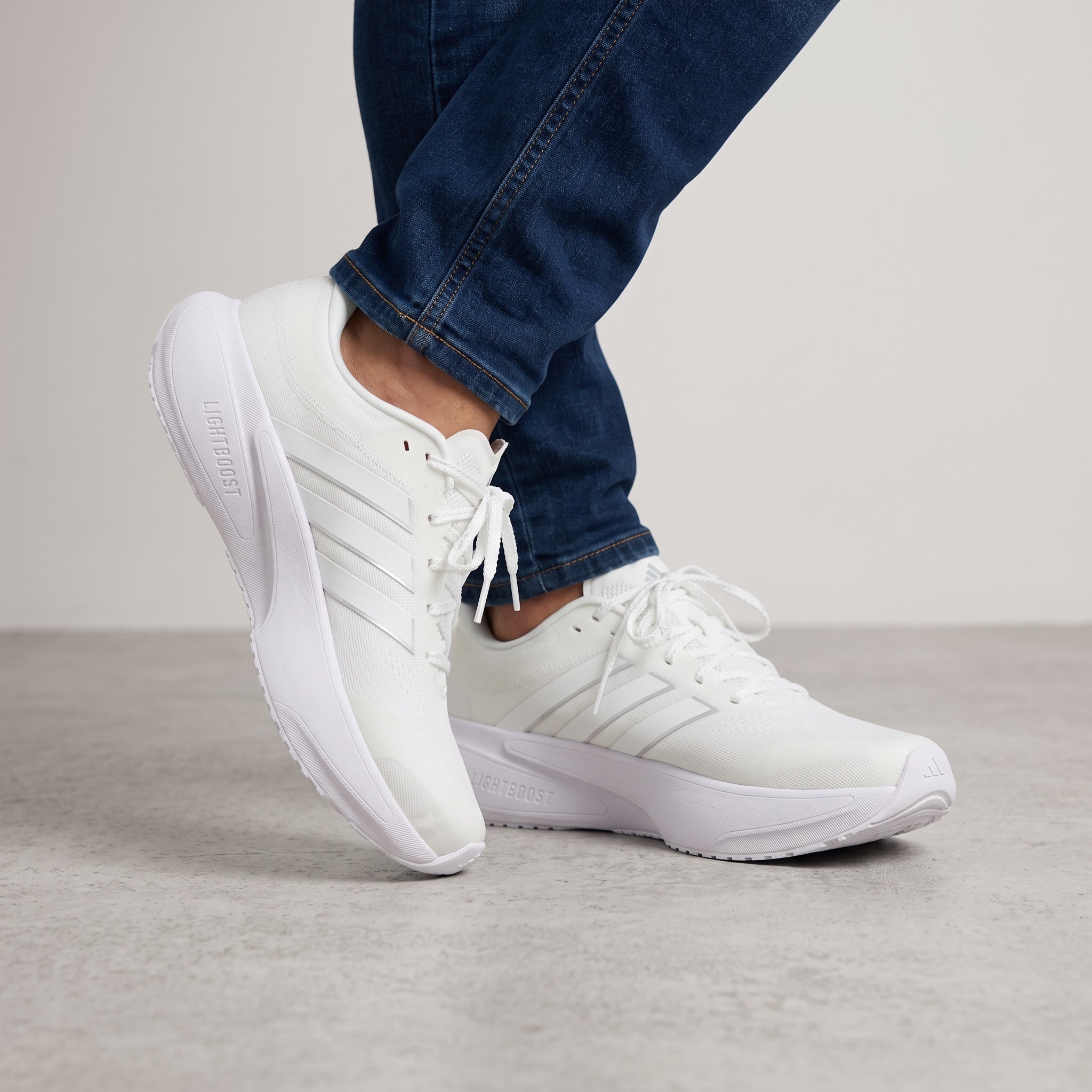 Adidas Runner – All White Lightweight Sneaker 👟