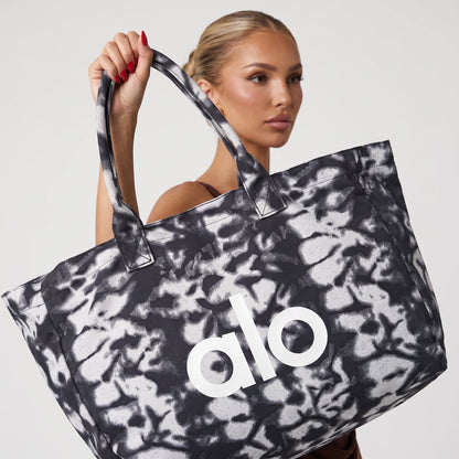 Alo Tote – Black White Tie‑Dye 👜