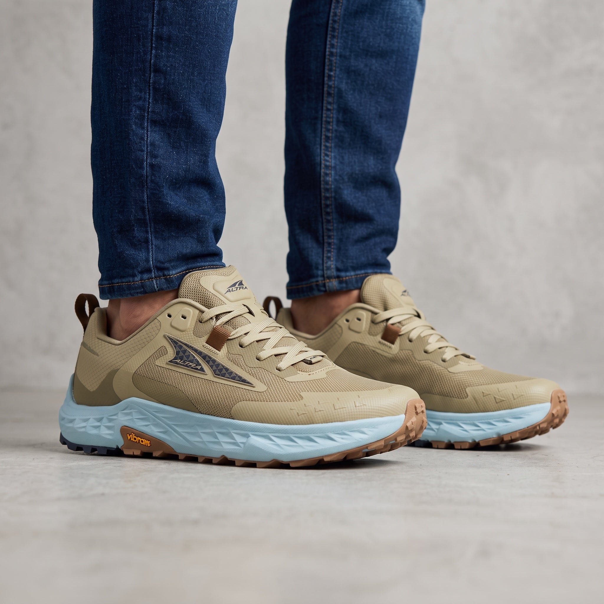Altra Trail Shoe – Sand Tan with Sky Blue Sole 👟