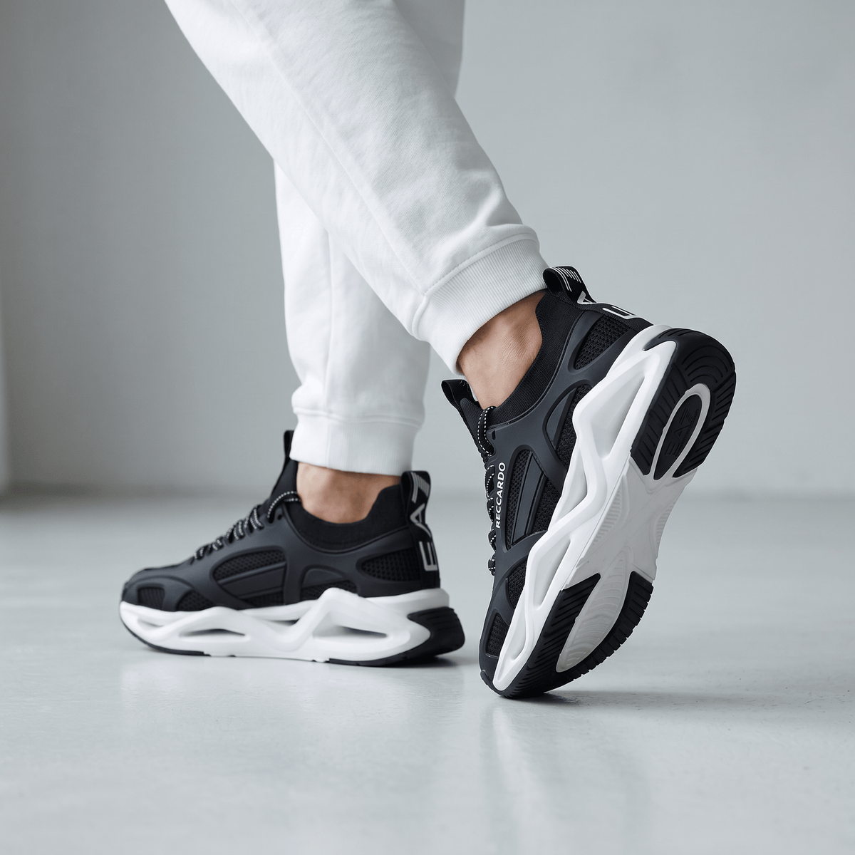 🖤 Armani Exchange Chunky Runner Sneakers White & Black 👟⚡