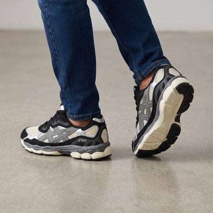 ASICS Chunky Runner – Silver Black Retro Sneaker 👟