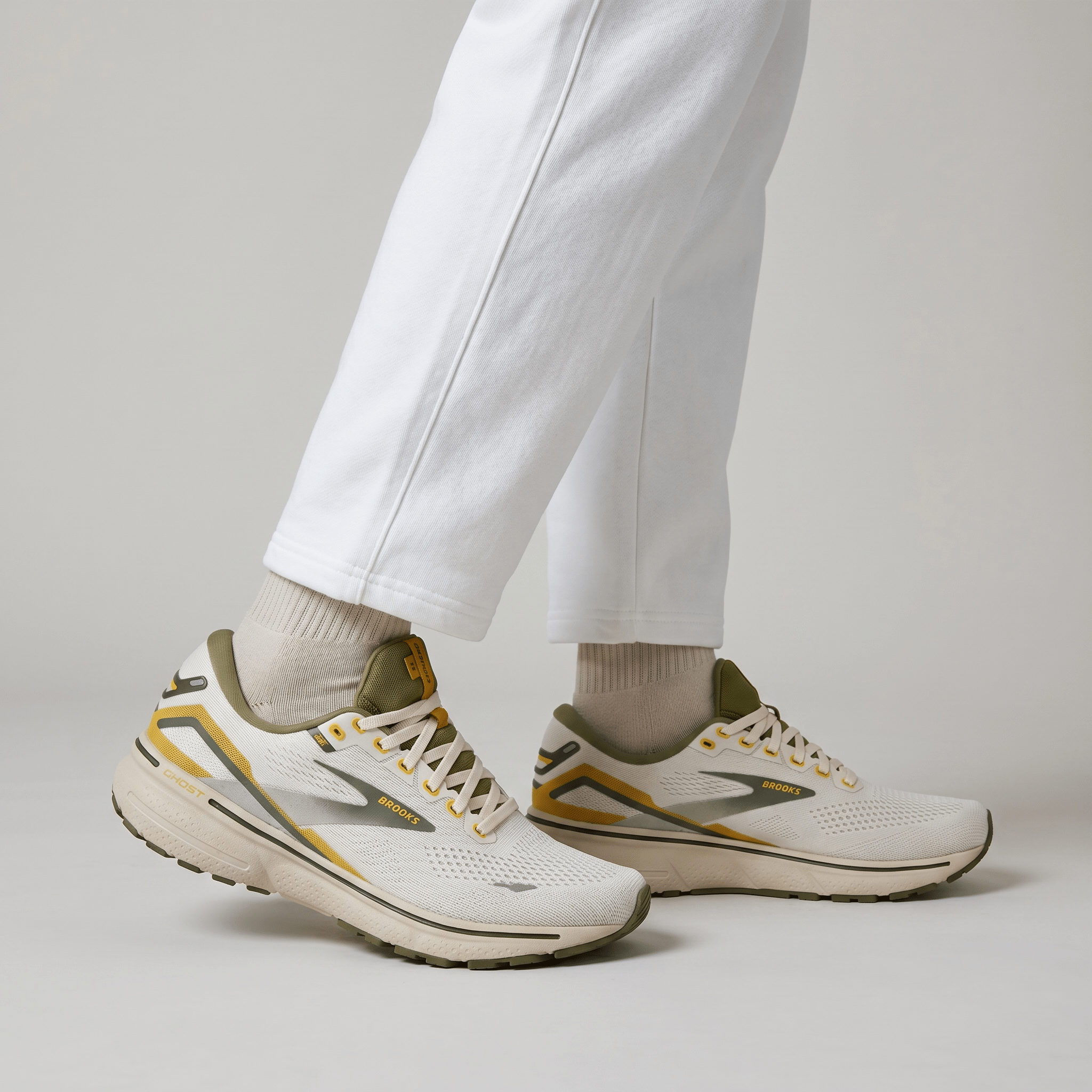 🤍💚 Brooks Adrenaline GTS 23 Running Shoes – Cream Olive Edition 🏃‍♂️⚡