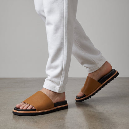 Brunello Cucinelli – Tan Leather Slide 🟫
