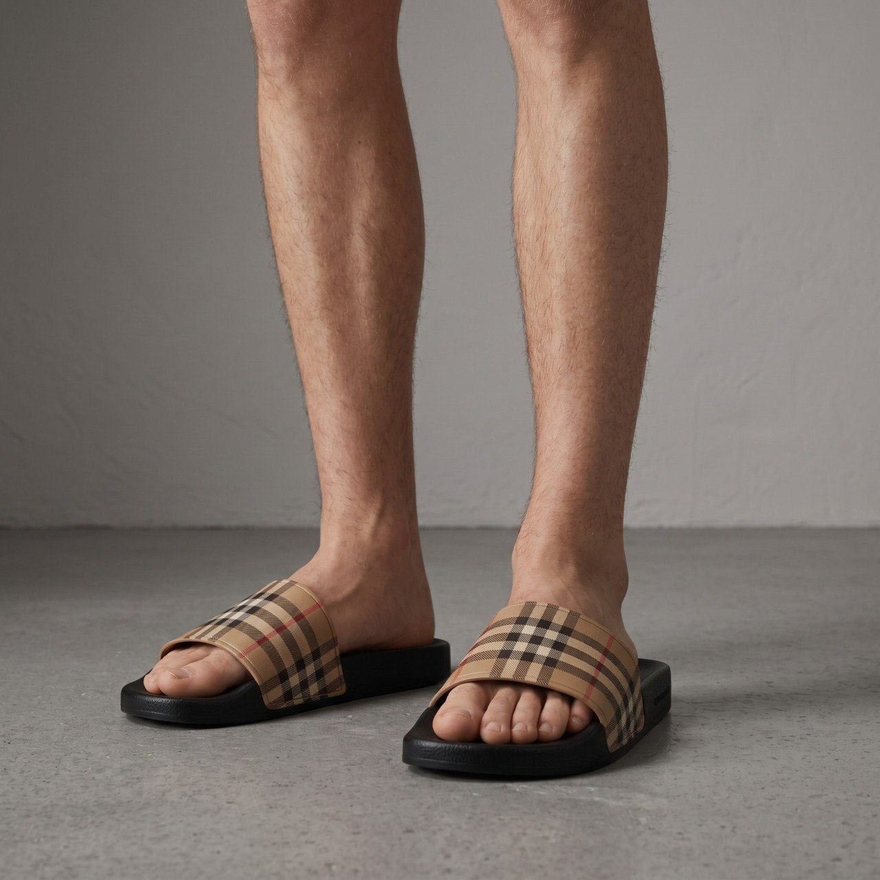 Burberry Vintage Check Slide Sandals – Men's Luxury Designer Comfort Slides