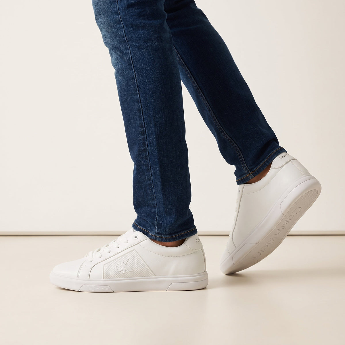Calvin Klein Low-Top Sneakers — White