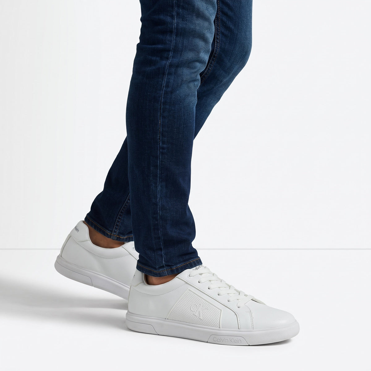 Calvin Klein Low-Top Sneakers — White
