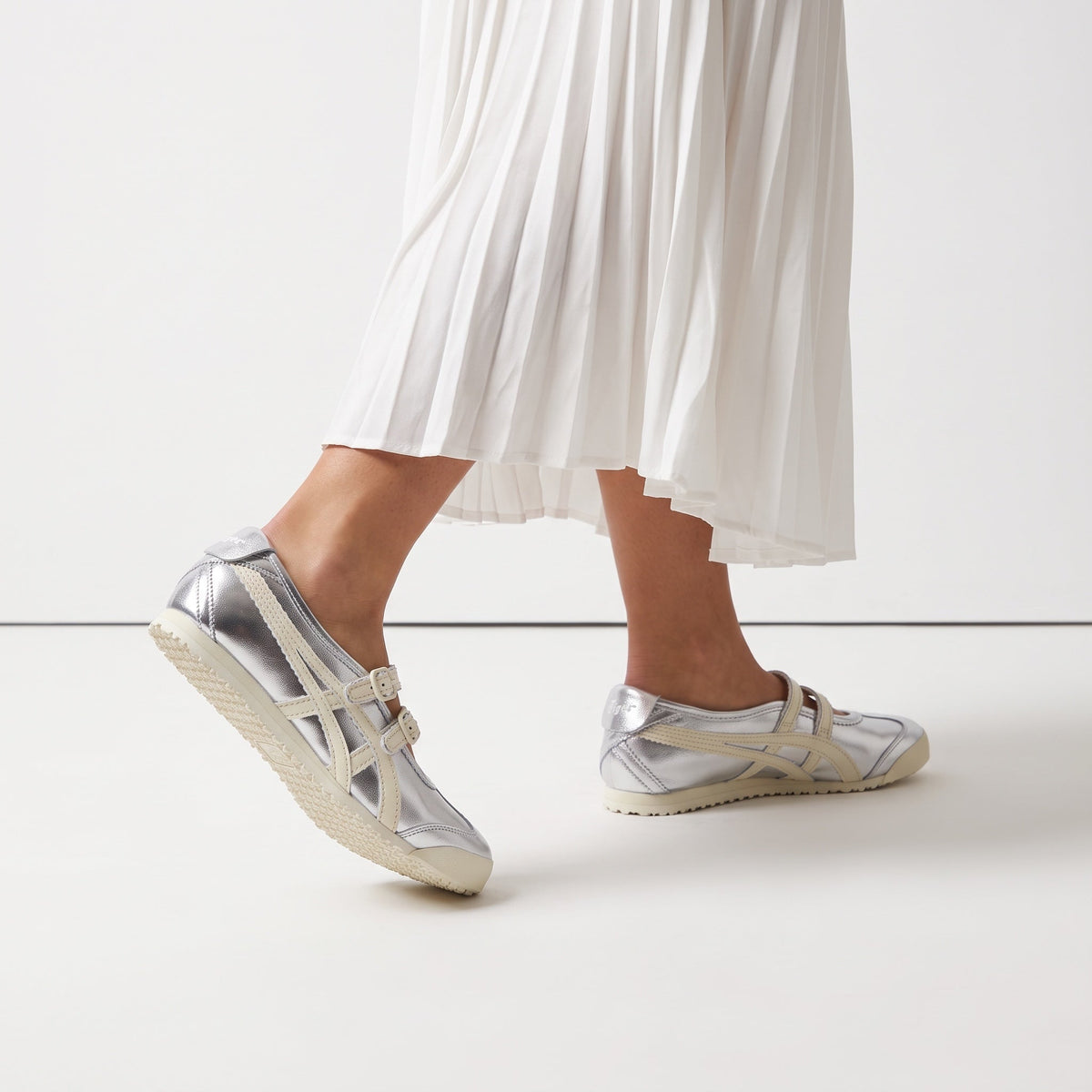Onitsuka Tiger Mary-Jane Trainer — Silver