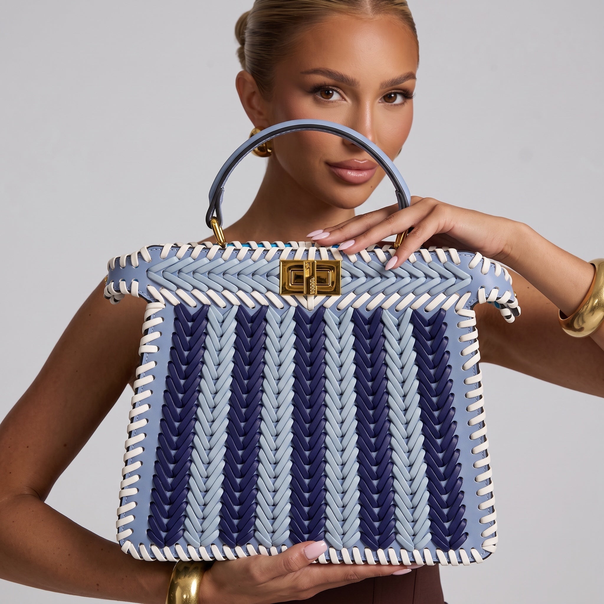 Fendi peekaboo Woven Top-Handle Bag – Light Blue 👜