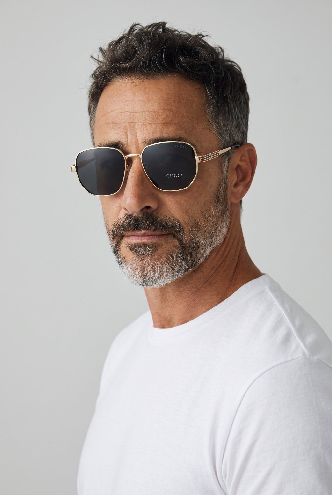Gucci Sunglasses – Gold Frame Black Lens 🕶️