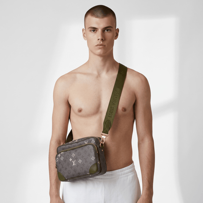 👜✨ Louis Vuitton Outdoor Messenger – Monogram Eclipse Khaki 💚🖤