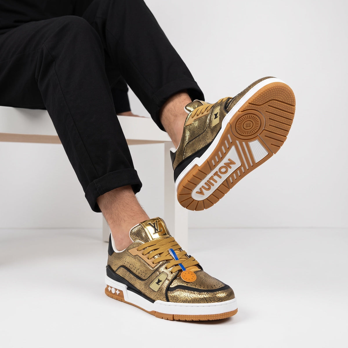 Louis Vuitton Trainer Crackle — Gold