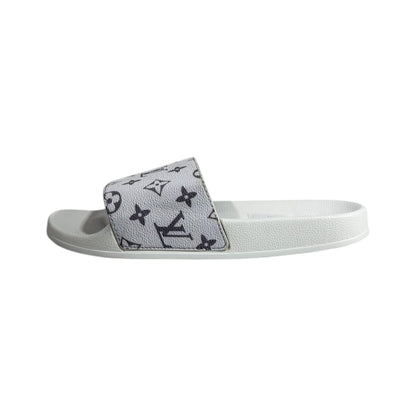 Louis Vuitton White Monogram Slides – Luxury Everyday Comfort Sandals 🤍👡