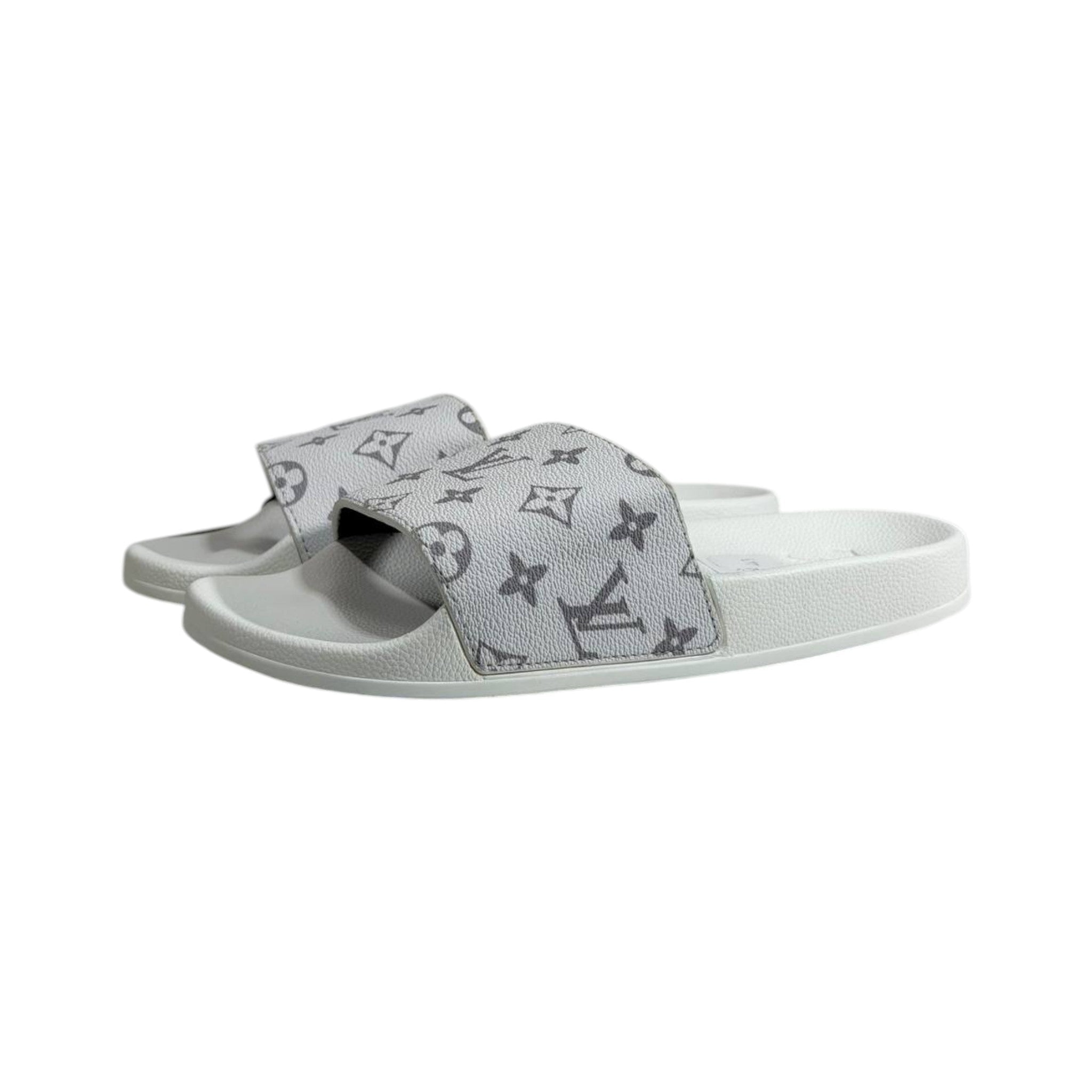 Louis Vuitton White Monogram Slides – Luxury Everyday Comfort Sandals 🤍👡