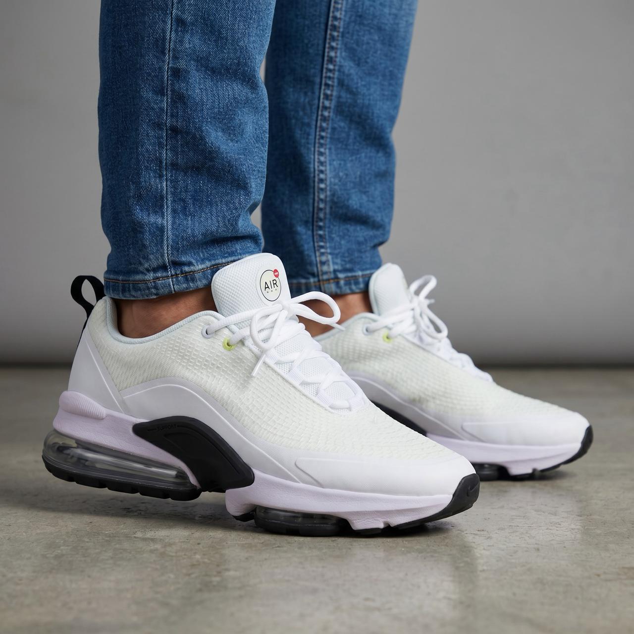 👟 Nike Air Max 270 – White & Black