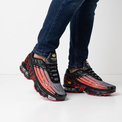 Nike Air Max Plus — Black & Red