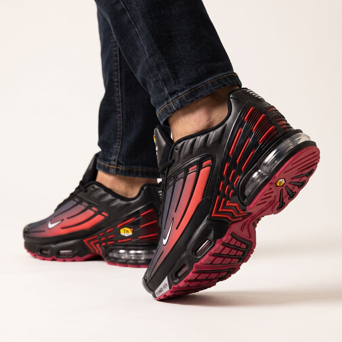 Nike Air Max Plus — Black & Red
