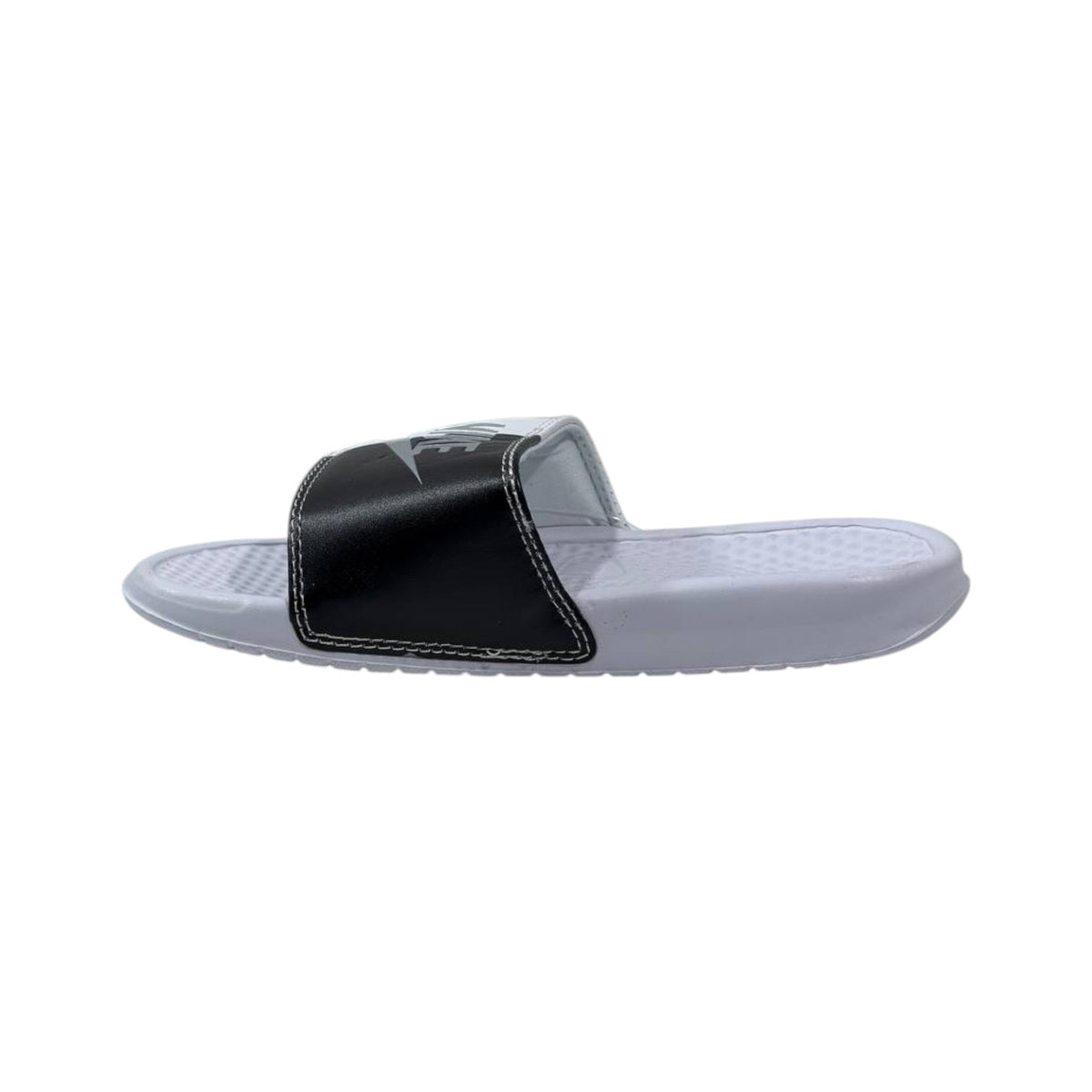 ⚫⚪ Nike Benassi Duo Slides – Black & White Edition