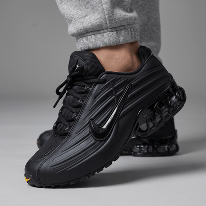 👟 Nike Shox R4 – Triple Black
