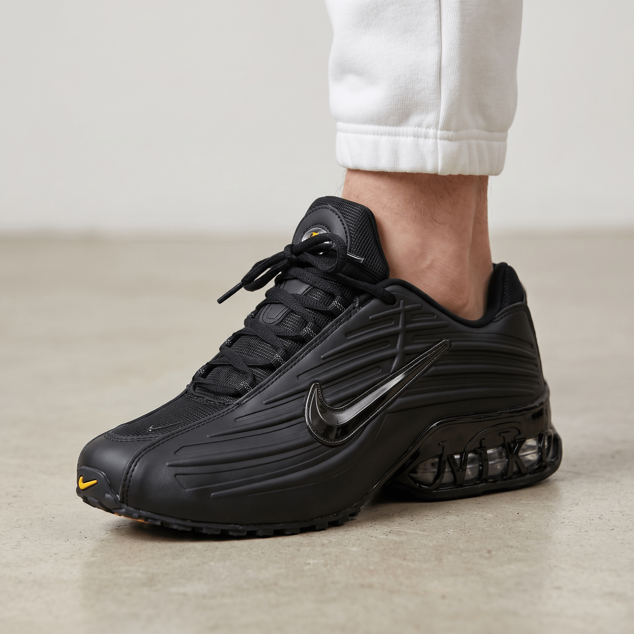 👟 Nike Shox R4 – Triple Black