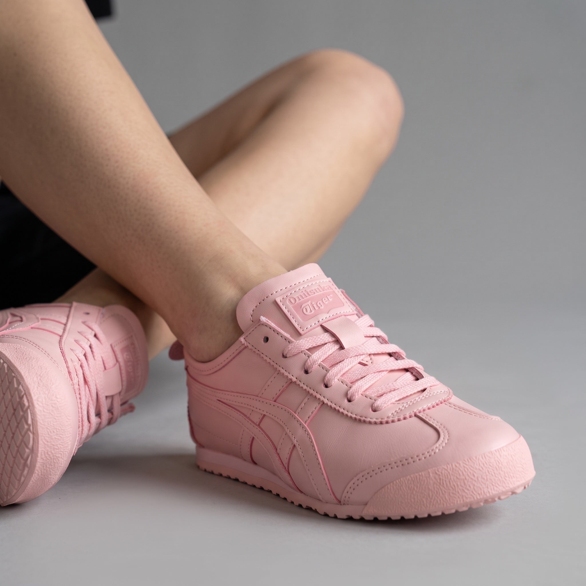 Onitsuka Tiger – Pastel Pink Leather Sneaker 👟🩷