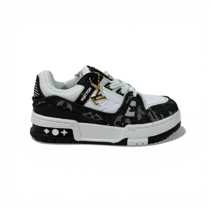 Louis Vuitton Black & White Low-Top Sneakers – Luxury Street Style Design 👟✨