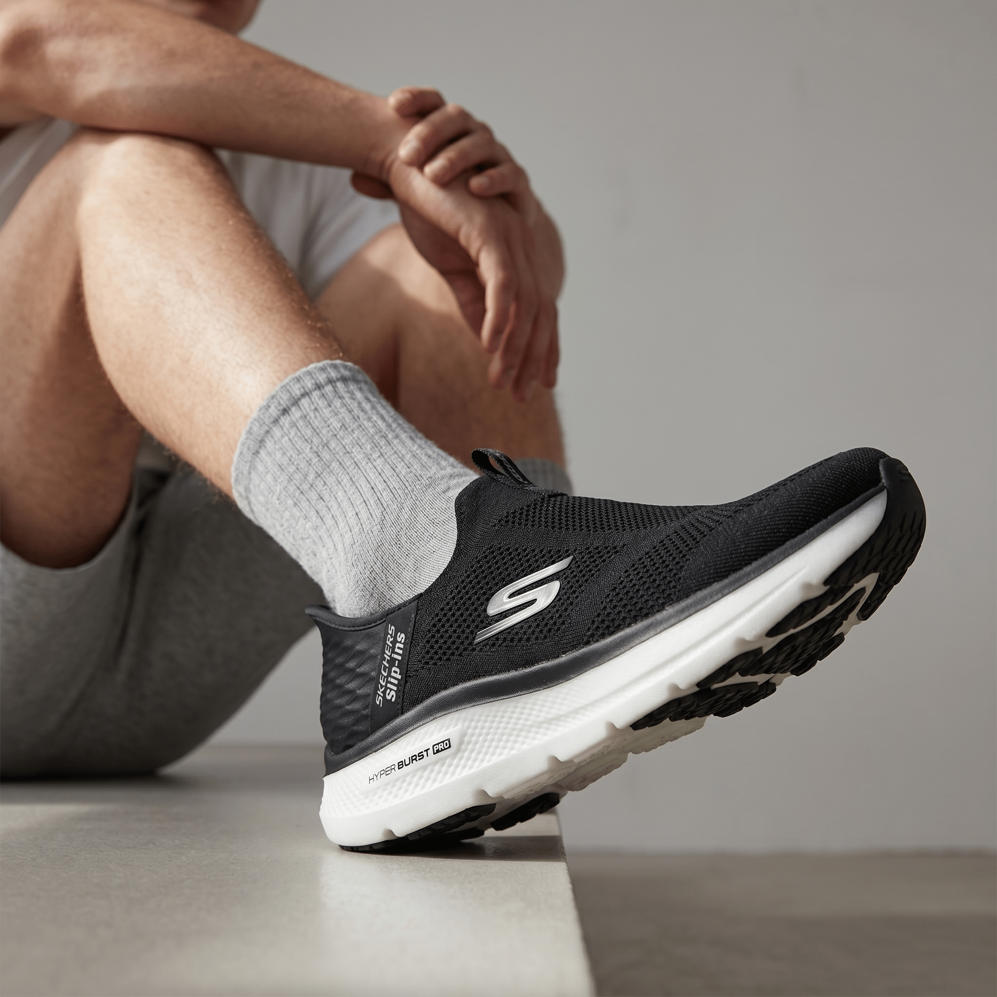 🖤 Skechers Slip-Ins Hyper Burst Running Shoes – Black