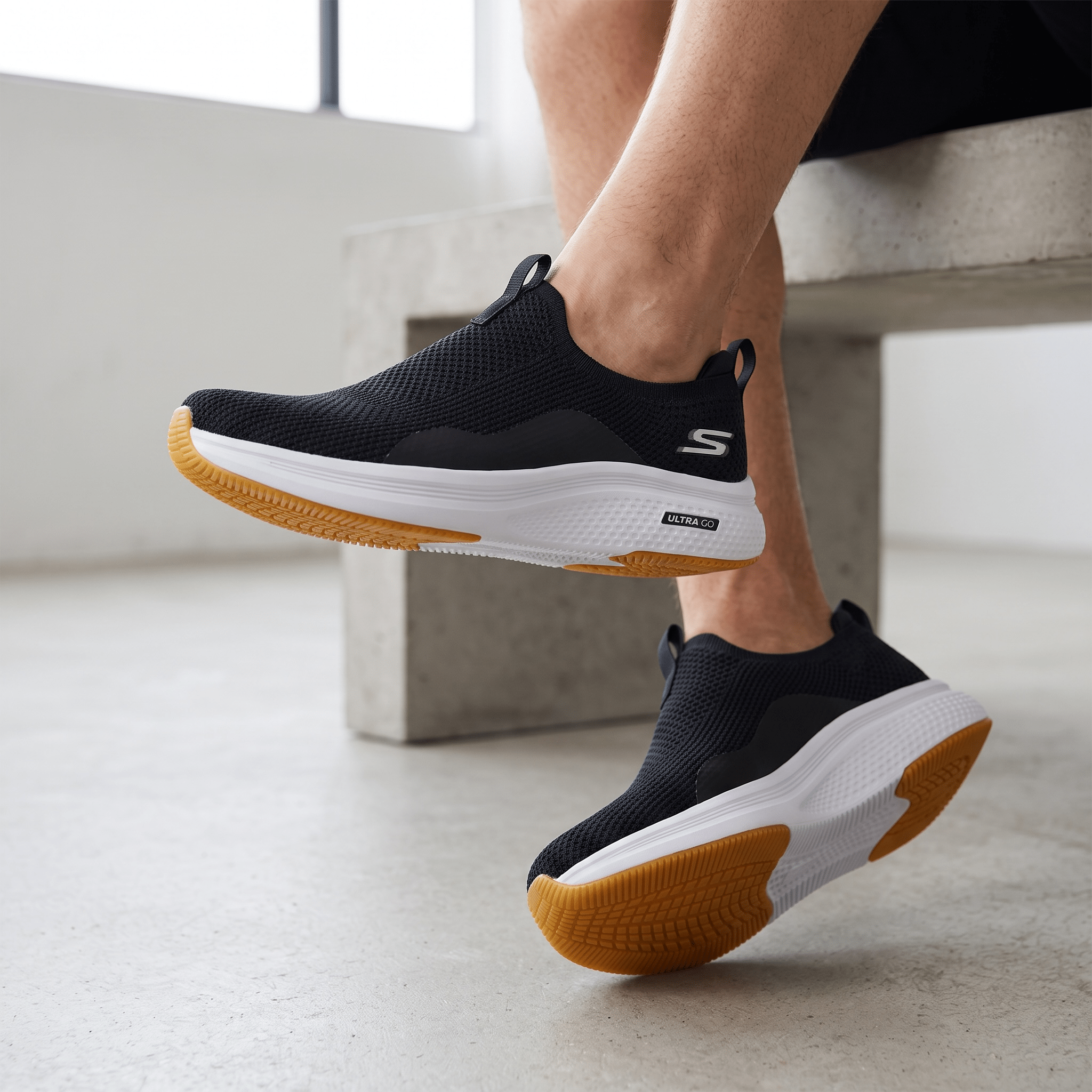 🖤 Skechers Ultra Go Slip-On Sneakers – Black