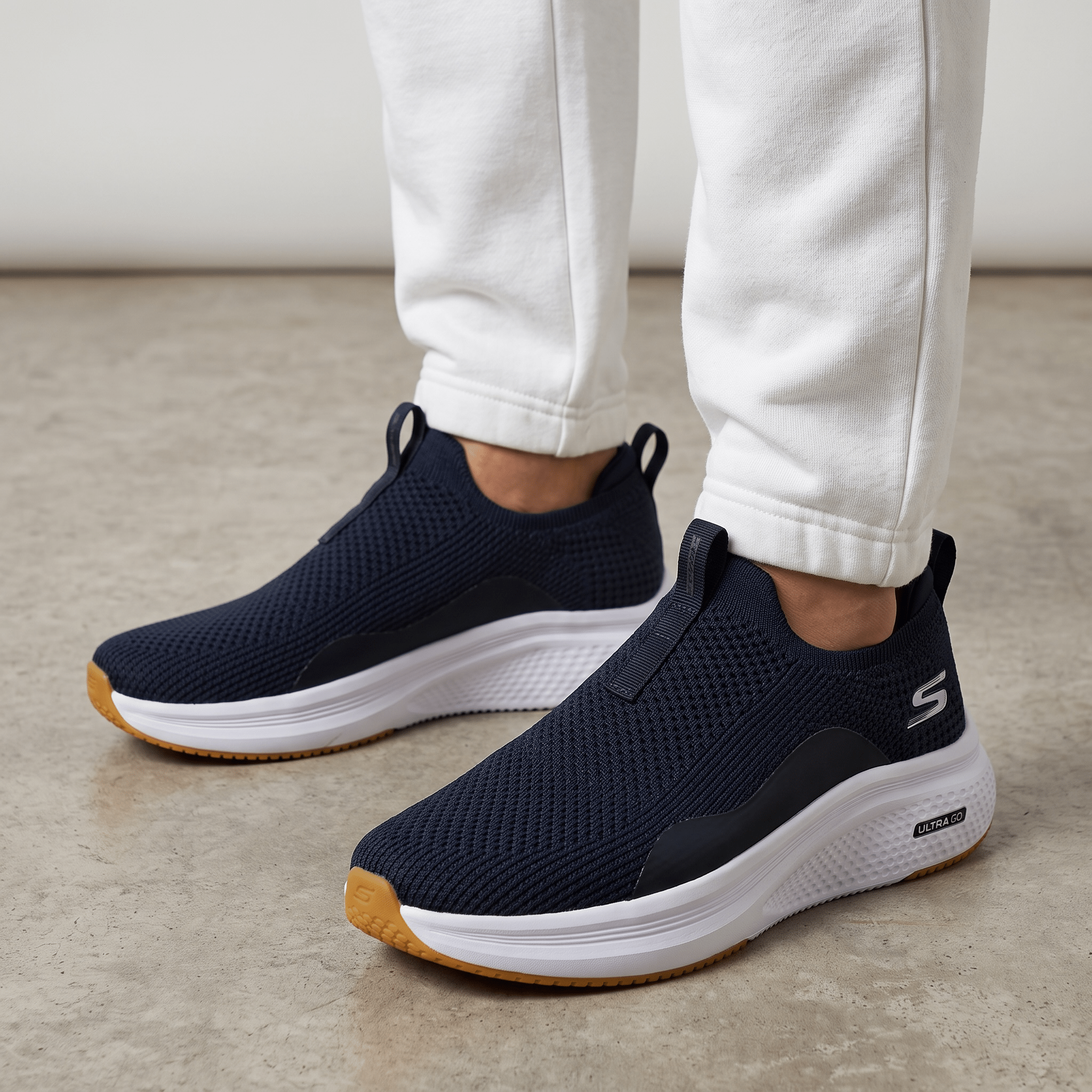 🖤 Skechers Ultra Go Slip-On Sneakers – Black