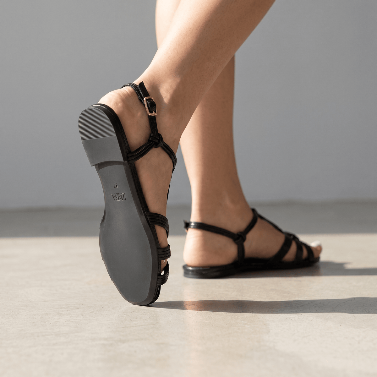 Zara Knotted Strappy Flat Sandals 🖤✨